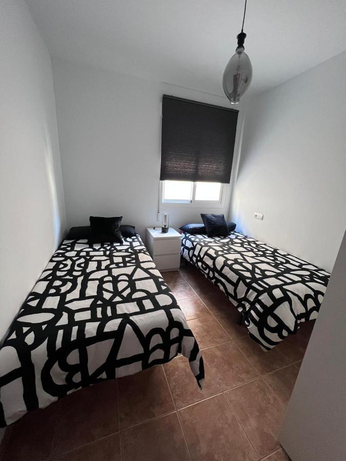 Apartamentos La Caleta Caleta De Velez Buitenkant foto